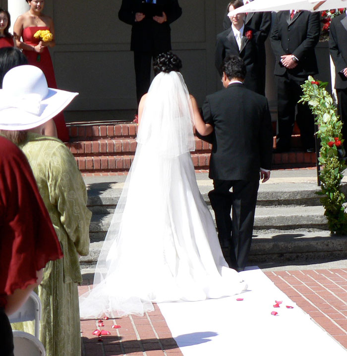 Man Is Offended His Fiancée Doesn’t Care He Is Uncomfortable With Her Dad Walking Her Down The Aisle