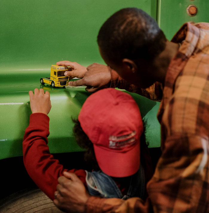 Guy Comes Up With A Brilliant Plan To Intentionally Drink Before Family Gatherings To Dodge Babysitting Duties Which Usually Fall On Him Guy Comes Up With A Brilliant Plan To Intentionally Drink Before Family Gatherings To Dodge Babysitting Duties Which Usually Fall On Him