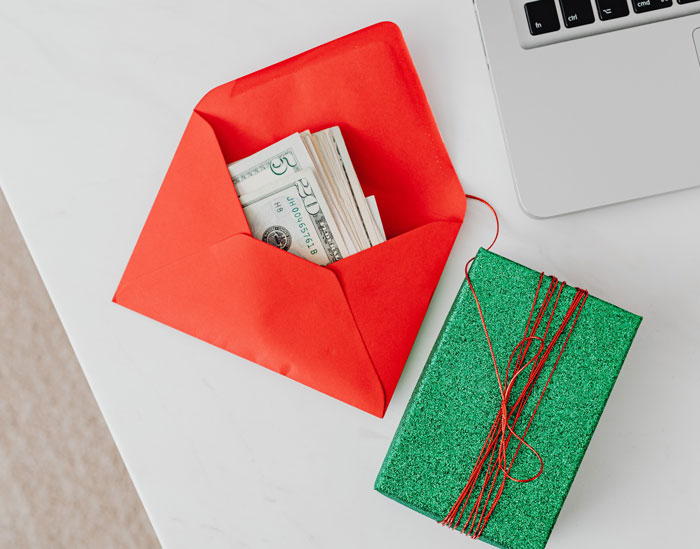 Dad Let His Daughter Know He Won’t Be Paying For Her Wedding And Refuses To Help Her Further With Student Debt, But Contributes To Stepdaughter’s Wedding