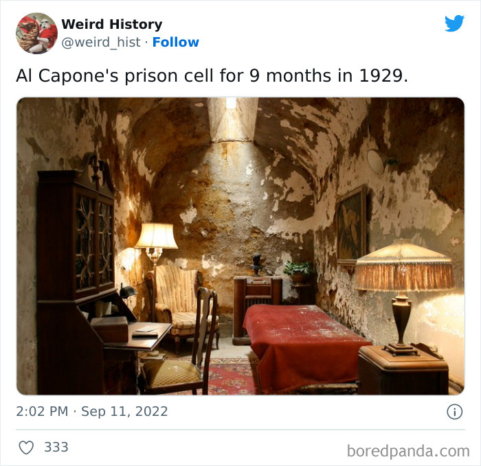 Weird History Tweets