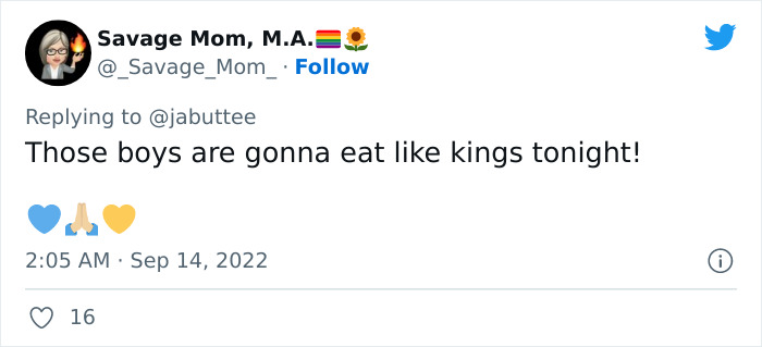 Ukrainian Soldier Embraces His Mother After Liberating Her Town From Russian Occupation Ukrainian Soldier Embraces His Mother After Liberating Her Town From Russian Occupation