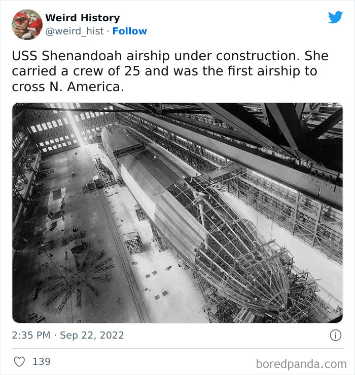 Weird History Tweets