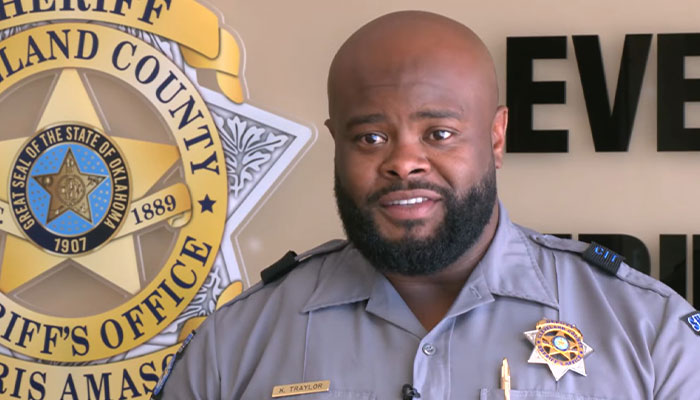 “You Want Me To Talk You Through It? I Can Do That”: Officer Teaches Stalled Teenager How To Get Back On The Road