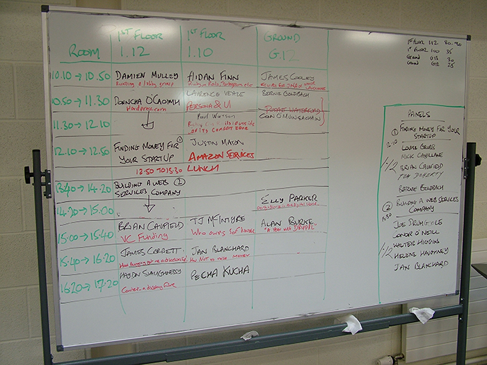 26 Y.O. Woman Reports Her Coworker To HR For Creating "An Overly Hostile Work Environment," Folks Online Call Her The Jerk 26 Y.O. Woman Reports Her Coworker To HR For Creating "An Overly Hostile Work Environment," Folks Online Call Her The Jerk