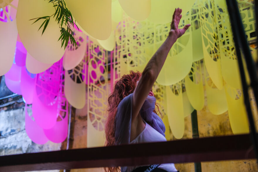 Endless Frames: We Captured A Passage Through Time In Hong Qiao (14 Pics) Endless Frames: We Captured A Passage Through Time In Hong Qiao (14 Pics)