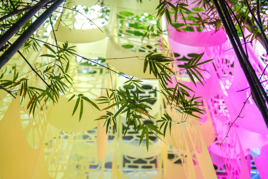 Endless Frames: We Captured A Passage Through Time In Hong Qiao (14 Pics)