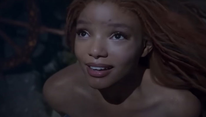 “Fat Like Me. Black Like Me. Beautiful Like Me”: Lizzo Recalls The Role Model She Wanted As A Kid During Emmys Speech “Fat Like Me. Black Like Me. Beautiful Like Me”: Lizzo Recalls The Role Model She Wanted As A Kid During Emmys Speech