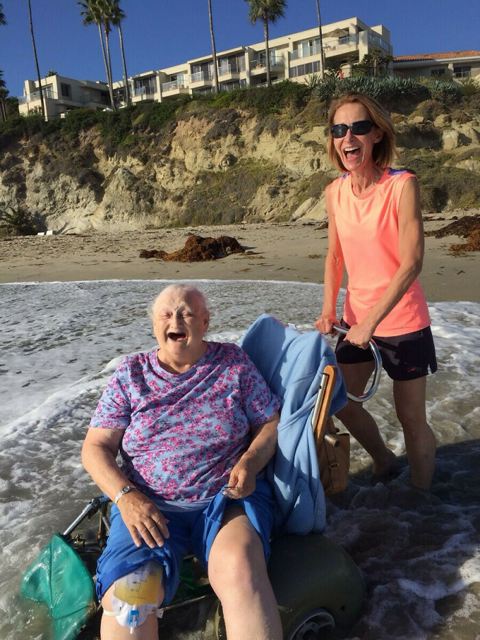 My Grandma Wanted To See The Ocean One Last Time Before Checking Into Hospice. Her Face Says It All