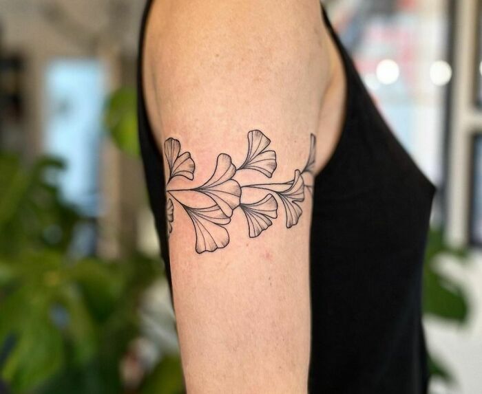 Ginkgo Leaf Armband Tattoo