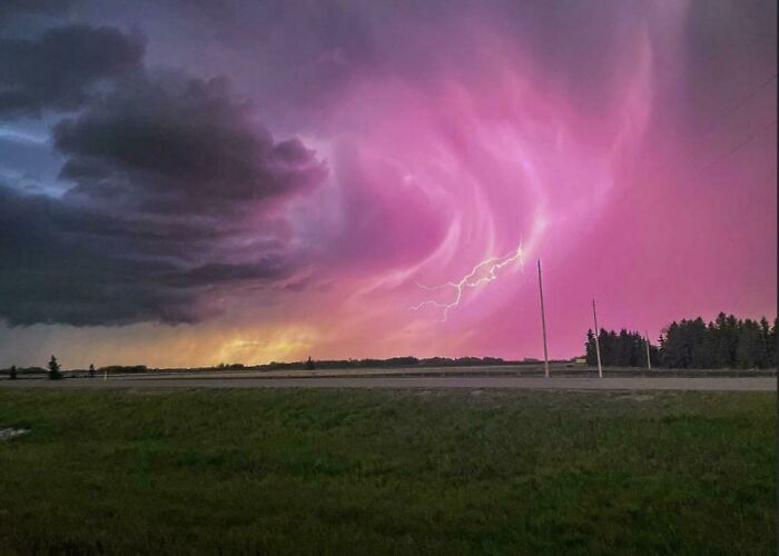 Foto de una tormenta sobre Edmonton, Canadá 