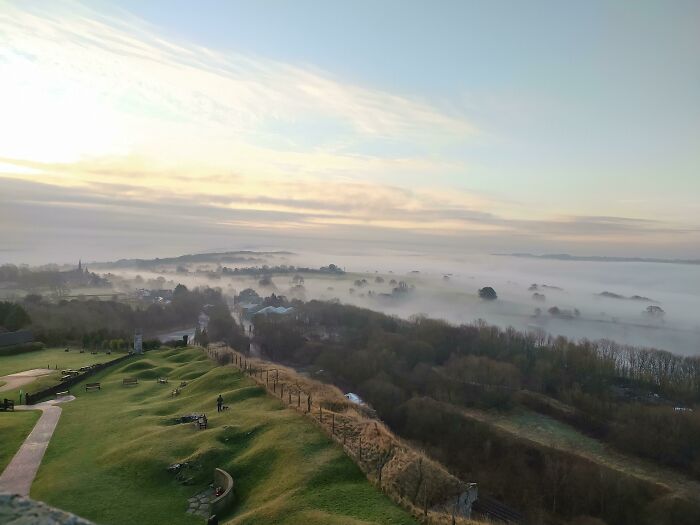 Amber Valley, esta mañana a través de las nubes. Derbyshire, Reino Unido
