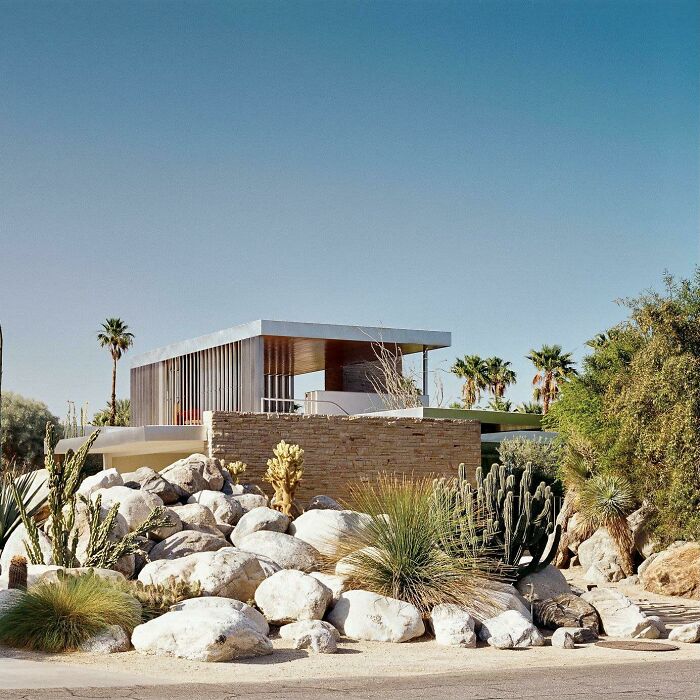 Street View Kaufmann Desert House. Palm Springs, California. Completed In 1946. Architecture By: Richard Neutra