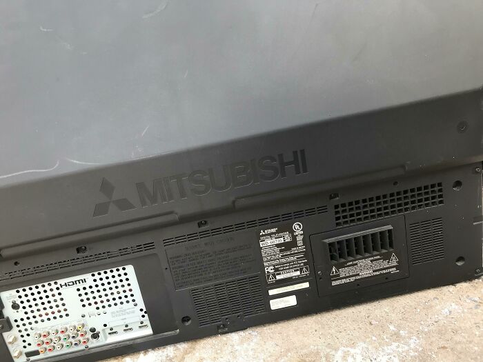 Found An Abandoned Mitsubishi TV, Thought They Only Made Cars