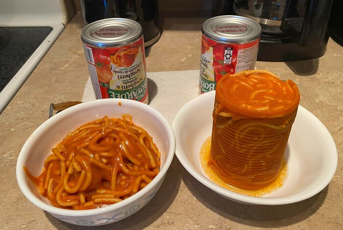 The Difference Between These Two Cans Of Chef Boyardee Spaghetti Manufactured One Day Apart