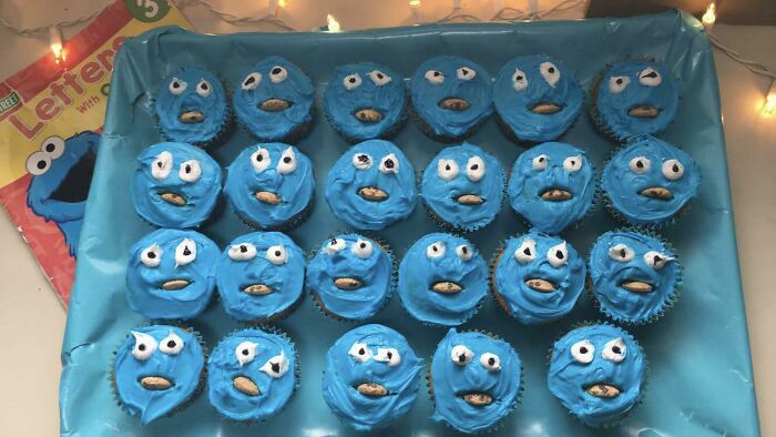 That Time I Made Cookie Monster Cupcakes For My Kid’s Kindergarten Class And Scared The S**t Out Of Them