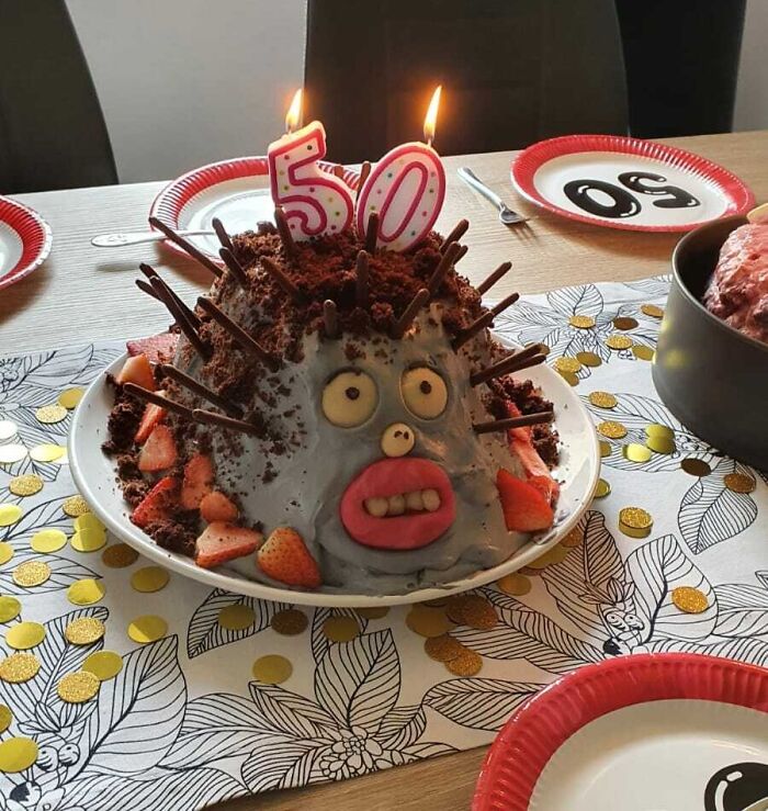  Intenté hacer un pastel de erizo para el cumpleaños de mi madre… Salió muy mal…