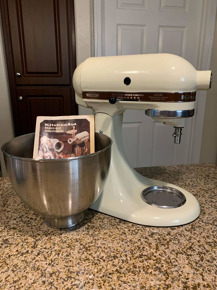 My Girlfriend’s Grandma Gave Us This Kitchenaid From The Mid 80’s. It’s In Almost Perfect Condition Except For A Few Scuffs That Give It Some Character. It Still Has The Manual, All Original Attachments, And It Works Flawlessly