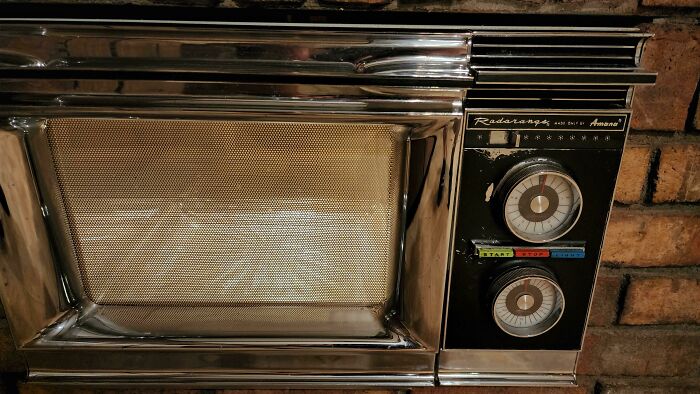 The First Microwave Produced For Home Use. The Amana Radarange
