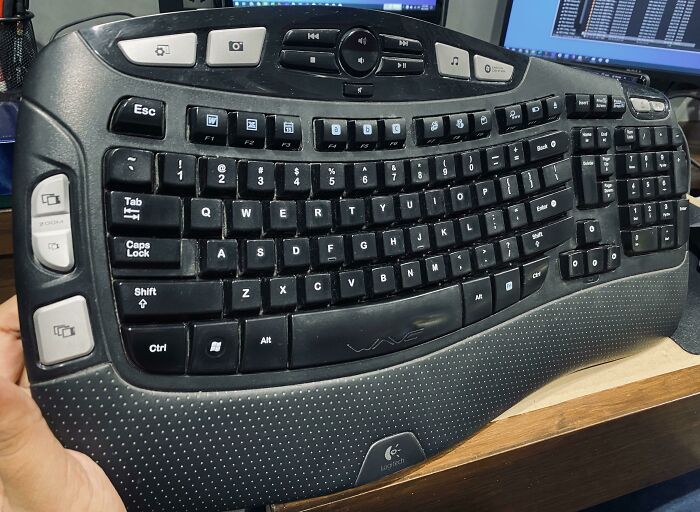 11 Years And Still Going Strong - Logitech Wave K350 Wireless Keyboard