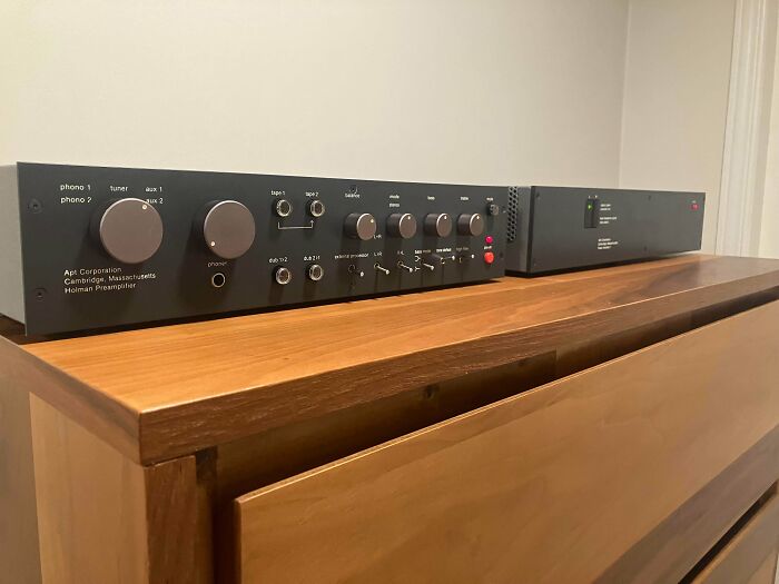 Apt Corporation Holman Preamp + Amplifier 1, Designed In 1978 By Tomlison Holman (Thx Founder And Inventor Of 5.1 Surround). Giving This System A New Lease On Life Is Such A Privilege To Me