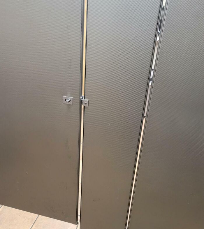 Why Are The Gaps So Big In US Bathroom Stalls