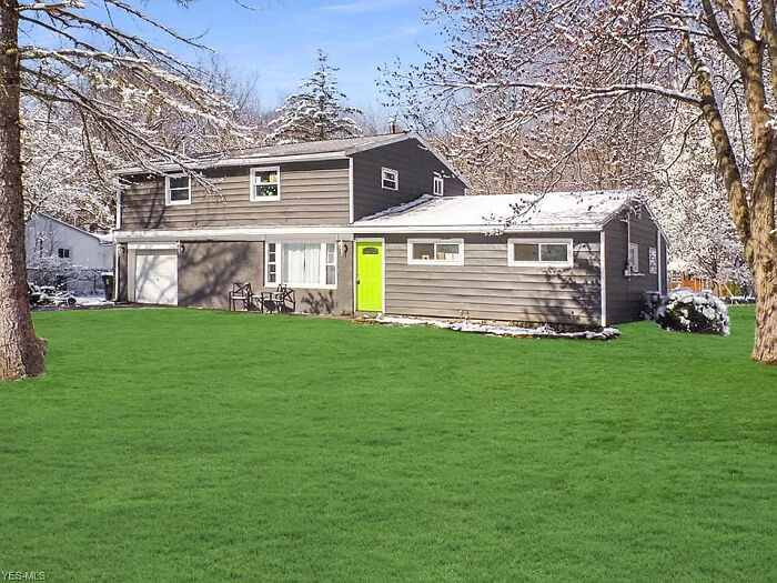 Wow, Grass That Stays Green In Wintertime! (Found On Zillow)