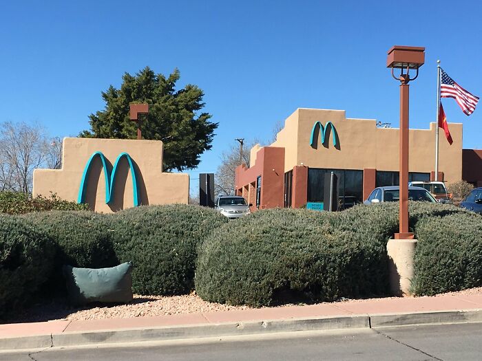 A City In Arizona Made The Local McDonald's Change Their Sign To Turquoise So As To Better Fit In With The Aesthetics Of The Town