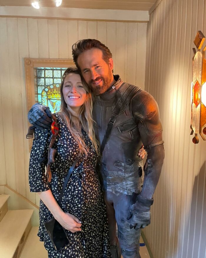 "You Freak Me And My Kids Out": Blake Lively Posts 8 Pregnancy Pics So The Creepy Paparazzi Will Stop Camping Near Her House "You Freak Me And My Kids Out": Blake Lively Posts 8 Pregnancy Pics So The Creepy Paparazzi Will Stop Camping Near Her House