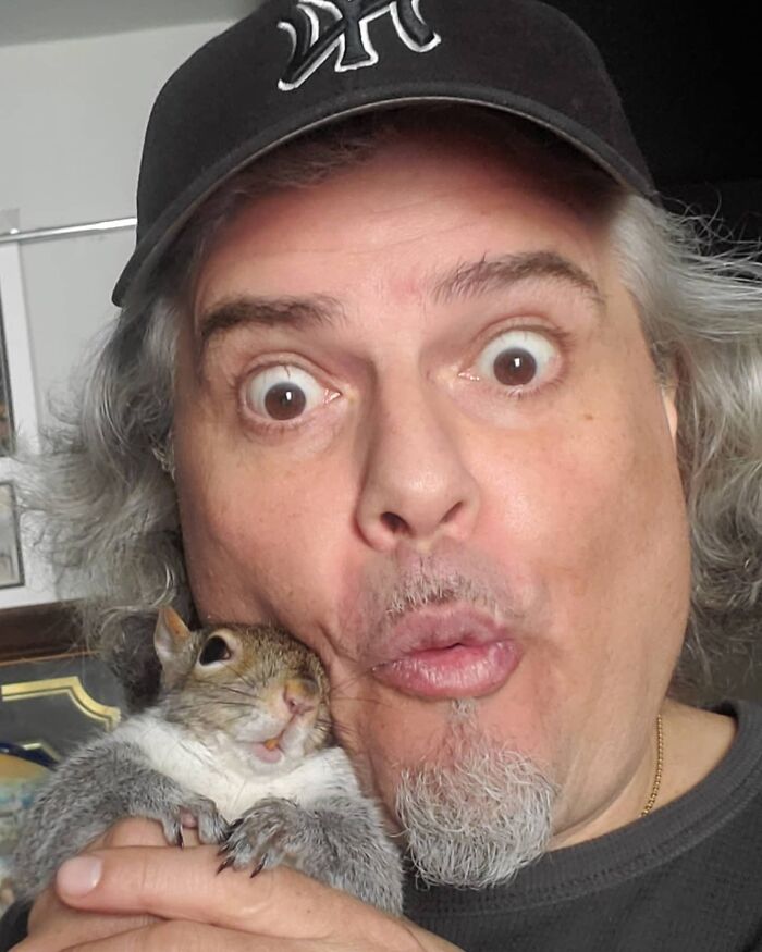 Baby Squirrel Chose This Man Instead Of Wilderness After Being Rejected By Her Mother, And The Internet Is Here For It Baby Squirrel Chose This Man Instead Of Wilderness After Being Rejected By Her Mother, And The Internet Is Here For It