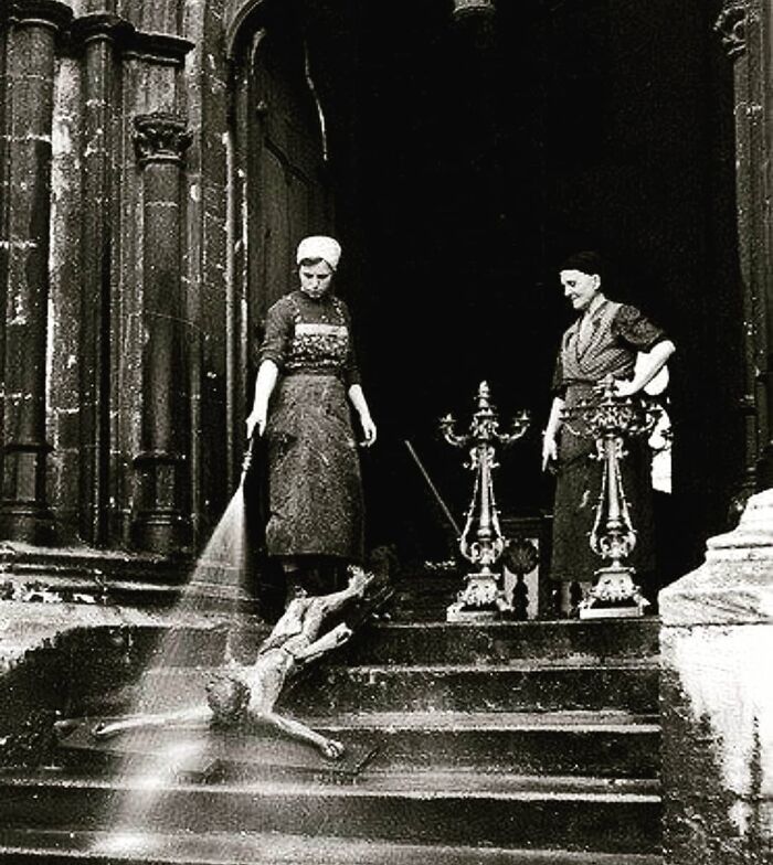 Cleaning Women Washing A Crucifix, 1938