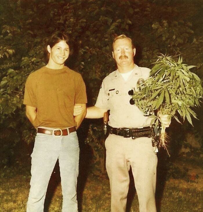 Detienen a un tipo por cultivar marihuana a mediados de los 70
