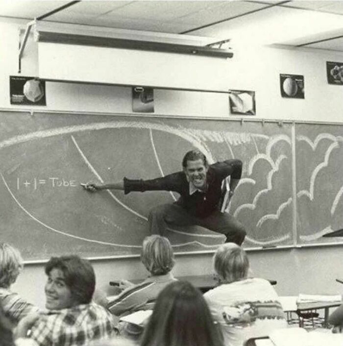 Un profesor californiano enseñando la física del surf, 1970
