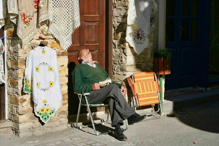 We Have All Enjoyed An Afternoon Siesta At Some Point In Our Lives, Right? The Siesta In Spain Is A Tradition Which Consists Of A Short Nap, Taken In The Early Afternoon, After Lunch