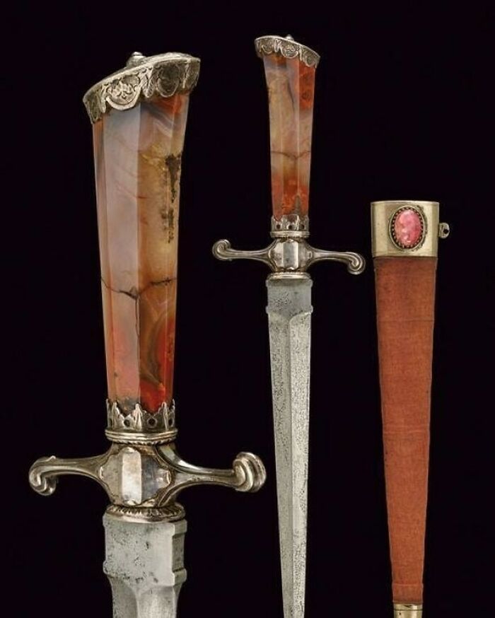 Agate Hilted Dagger, French, 13th Century.from Czerny’s International Auction House
