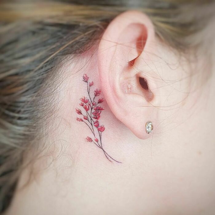 35 Minimalists Behind the Ear Tattoo Ideas Trendy Designs