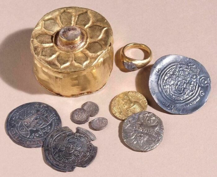 A Small Hoard Of Gold And Silver Items Uncovered In What Is Now Pakistan, 2nd-3rd Century Ad