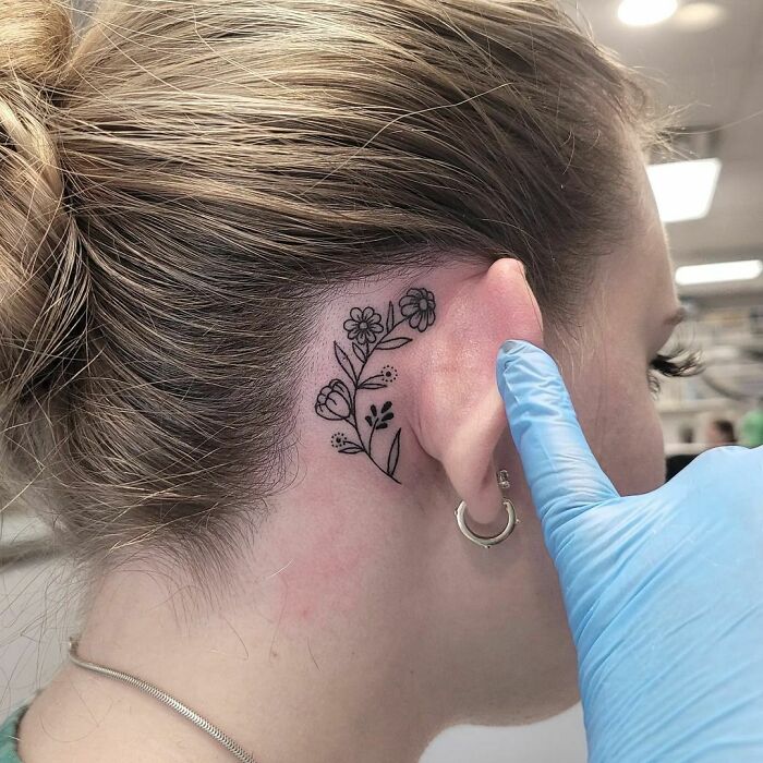 115 Ear Tattoo Ideas To Give You A
