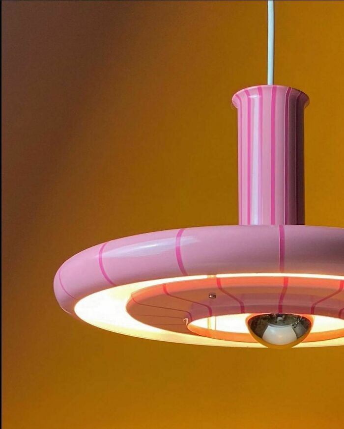 Bubble Gum-Colored Lamp 