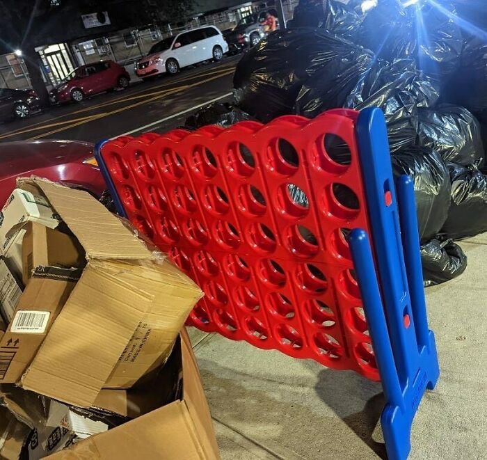 We All Know Someone Who Needs A Giant Connect Four Right? 