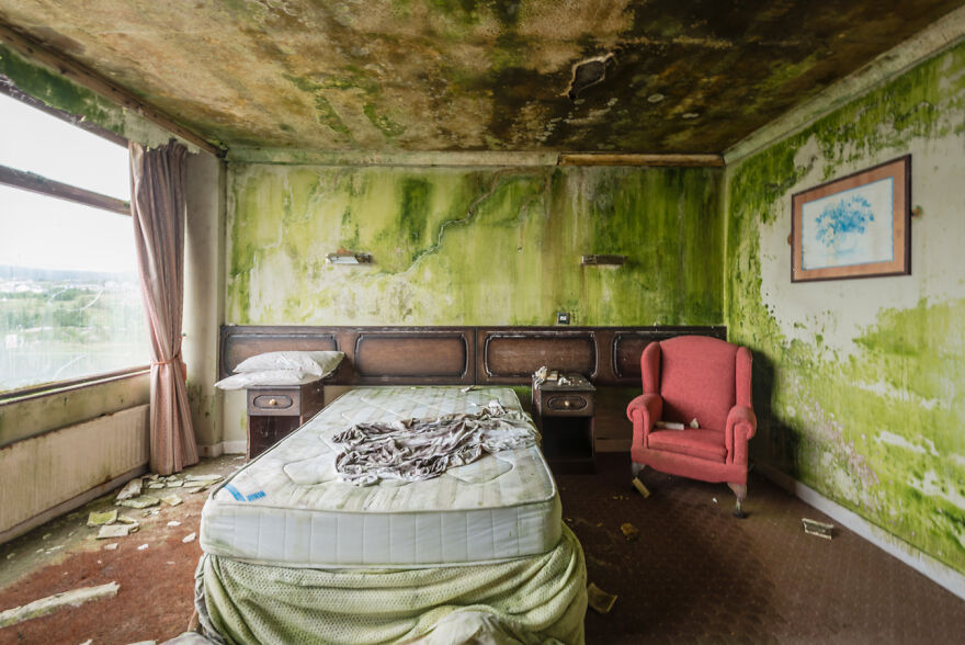 I Visited An Abandoned Hotel In Ireland With Many Objects Left Untouched