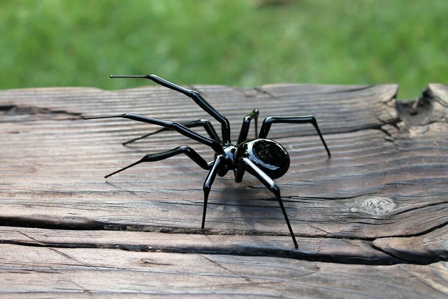 I Make Glass Figures And Spider Pendants As An Idea For Halloween Decor (20 Pics)