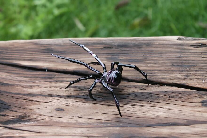 I Make Glass Figures And Spider Pendants As An Idea For Halloween Decor (20 Pics)