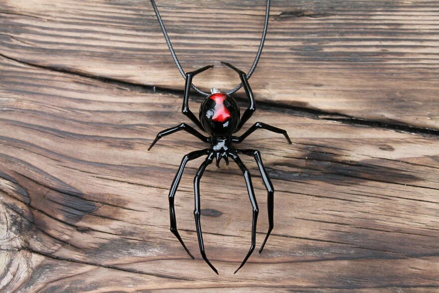 I Make Glass Figures And Spider Pendants As An Idea For Halloween Decor (20 Pics)