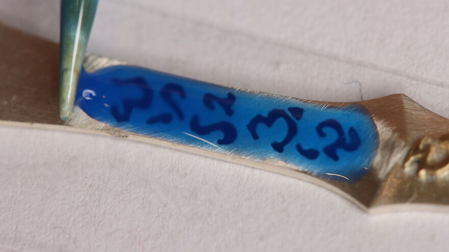 Jeweler Spends Over 700 Hours Recreating Warcraft's Most Legendary Blade In Gold And Silver Jeweler Spends Over 700 Hours Recreating Warcraft's Most Legendary Blade In Gold And Silver