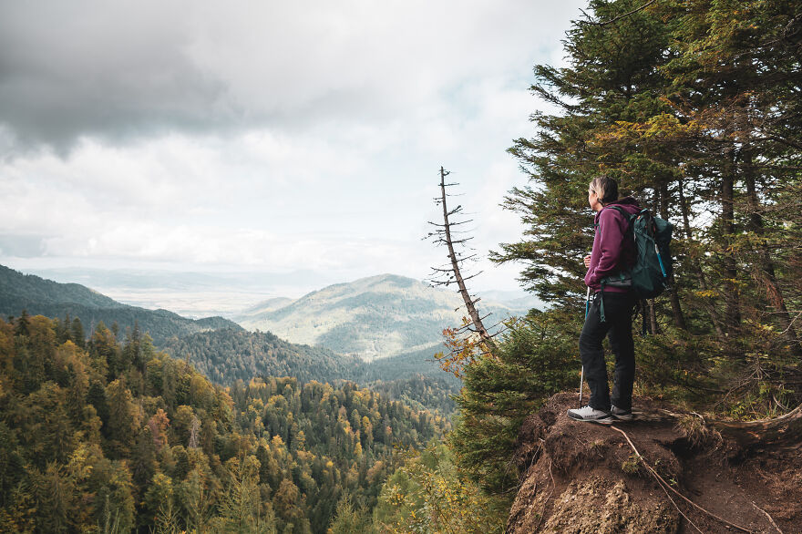 I Photographed The Mălăiești Cottage In Romania (10 Pics)