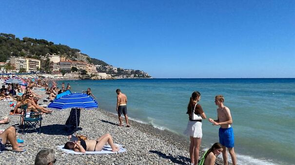 Plage-Nice-1458473-631987cd89a55.jpg