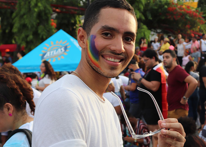 Our Readers Share How Their Friends And Family Reacted To Them Coming Out (30 Stories)