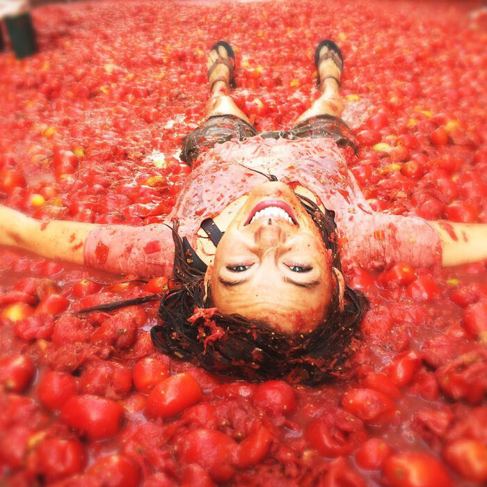 "You Freak Me And My Kids Out": Blake Lively Posts 8 Pregnancy Pics So The Creepy Paparazzi Will Stop Camping Near Her House "You Freak Me And My Kids Out": Blake Lively Posts 8 Pregnancy Pics So The Creepy Paparazzi Will Stop Camping Near Her House