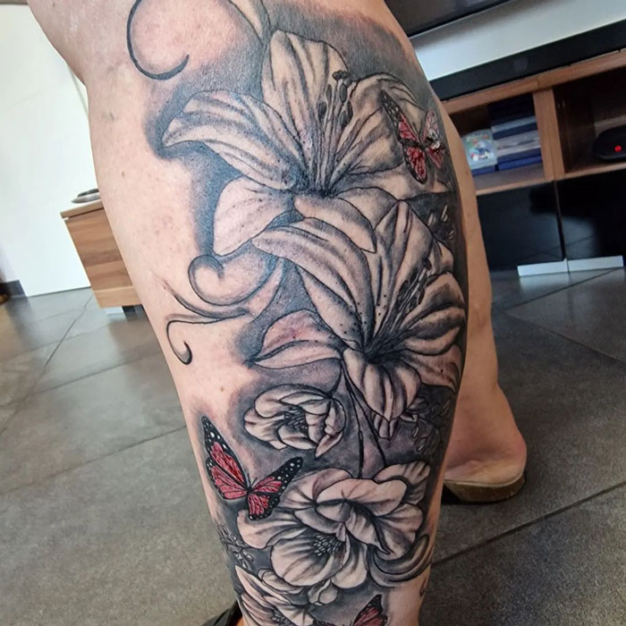 Lilly calf tatoo