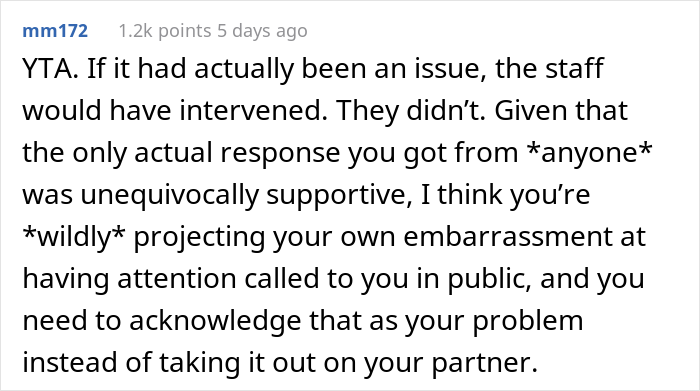 “AITA For Telling My Fiancé He Embarrassed Me When He Started Singing ‘Happy Birthday’ To His 5 Y.O. Son At The Restaurant?”